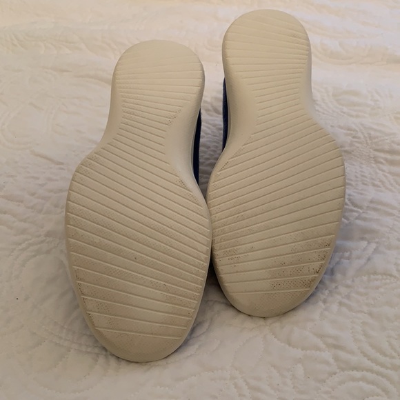 Allbirds Women’s Wool Runners Shoes - Picture 8 of 9